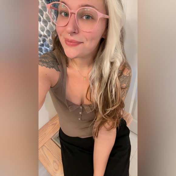 Meet your Posher, Steph! - Picture 1 of 1